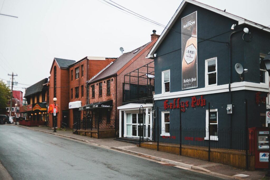 Kelly Ripa on Live set